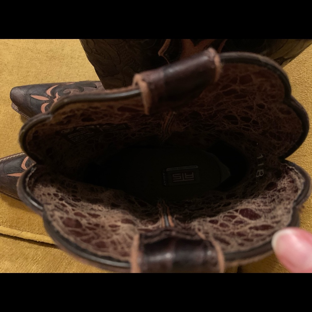 Boots - Picture 5 of 6